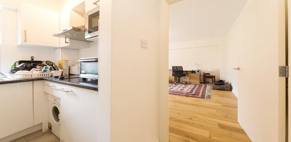 			Studio Apartment, 1 bath, 1 reception Flat			 Embassy House, West End Lane, WEST HAMPSTEAD